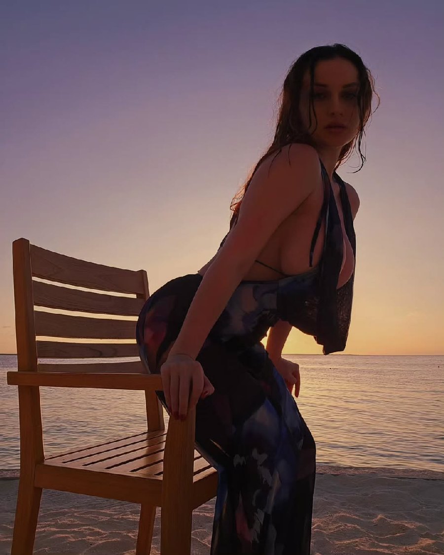 Sexy girl Miranda Faith nude in Gaborone