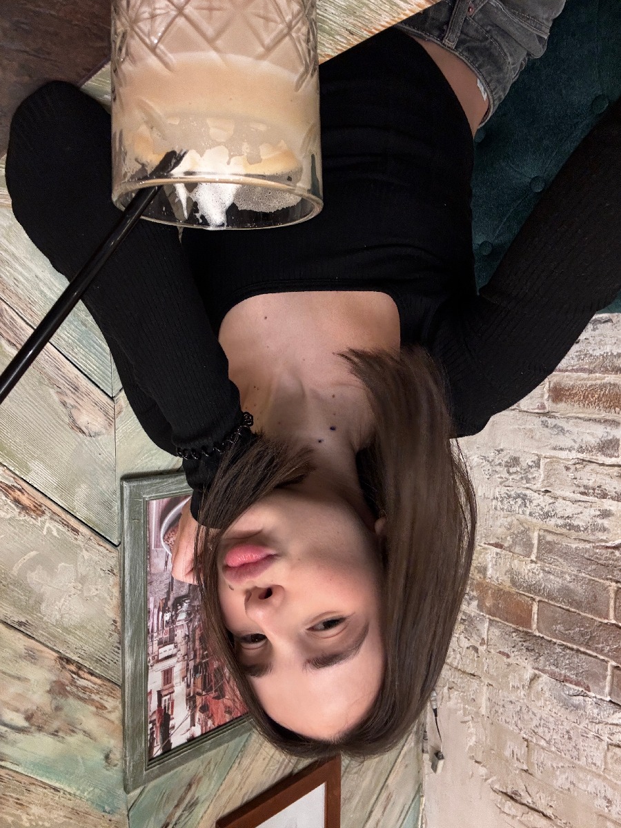 Fresh photos, fresh mood — Tina online in Gaborone